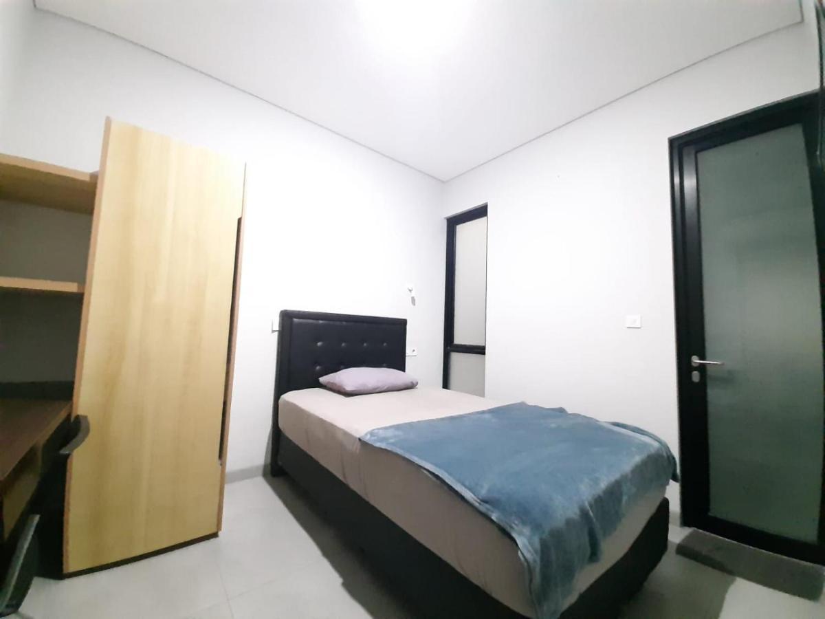 Oyo Life 92770 Cozy Puri 22 Jacarta Exterior foto